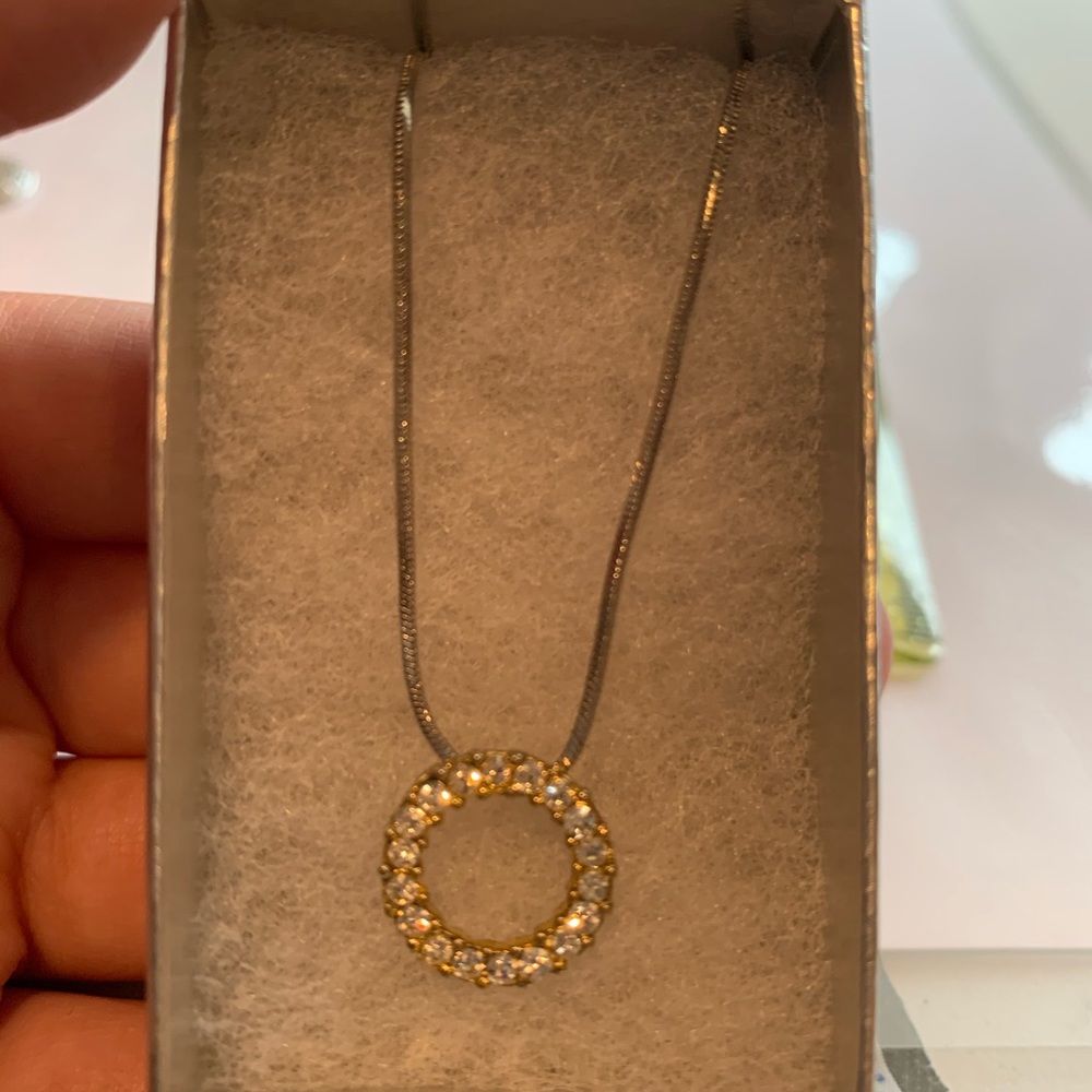 Gold circle necklace